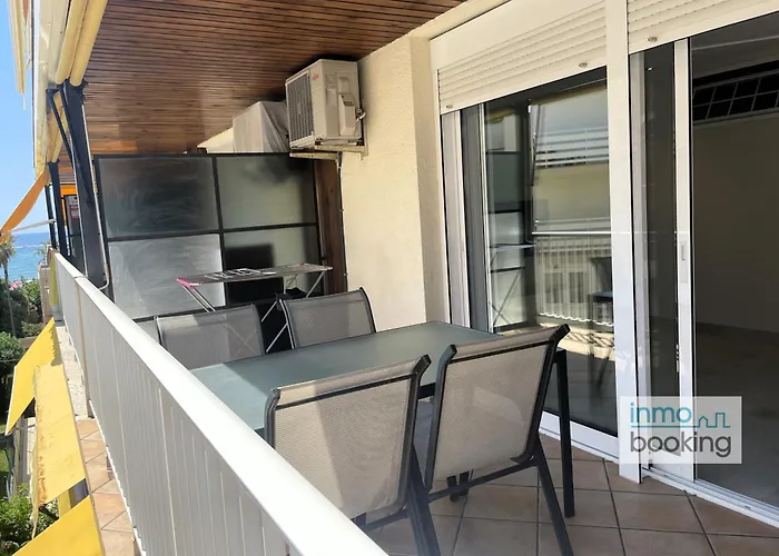 Inmobooking Lerimar アパート サロウ