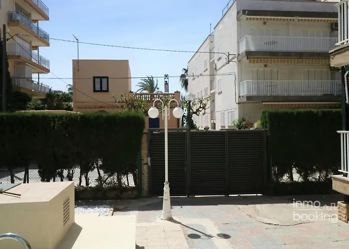 Inmobooking Lerimar アパート サロウ